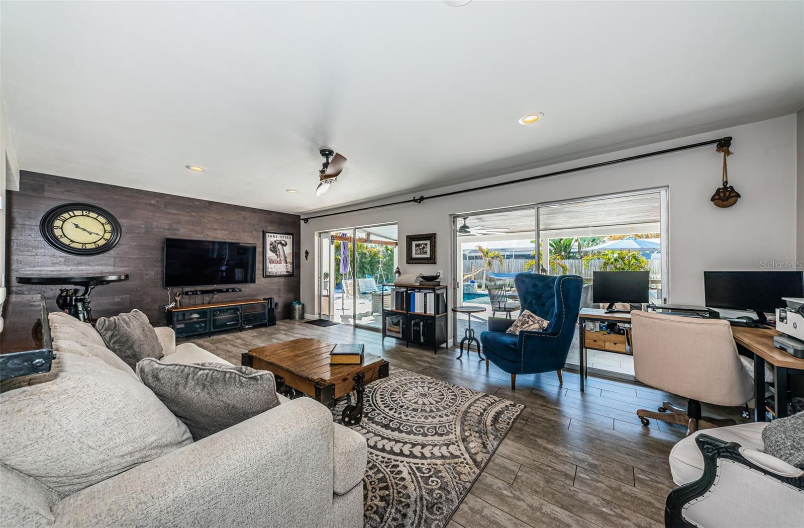 SUNSET LAKE ESTATES - Residential