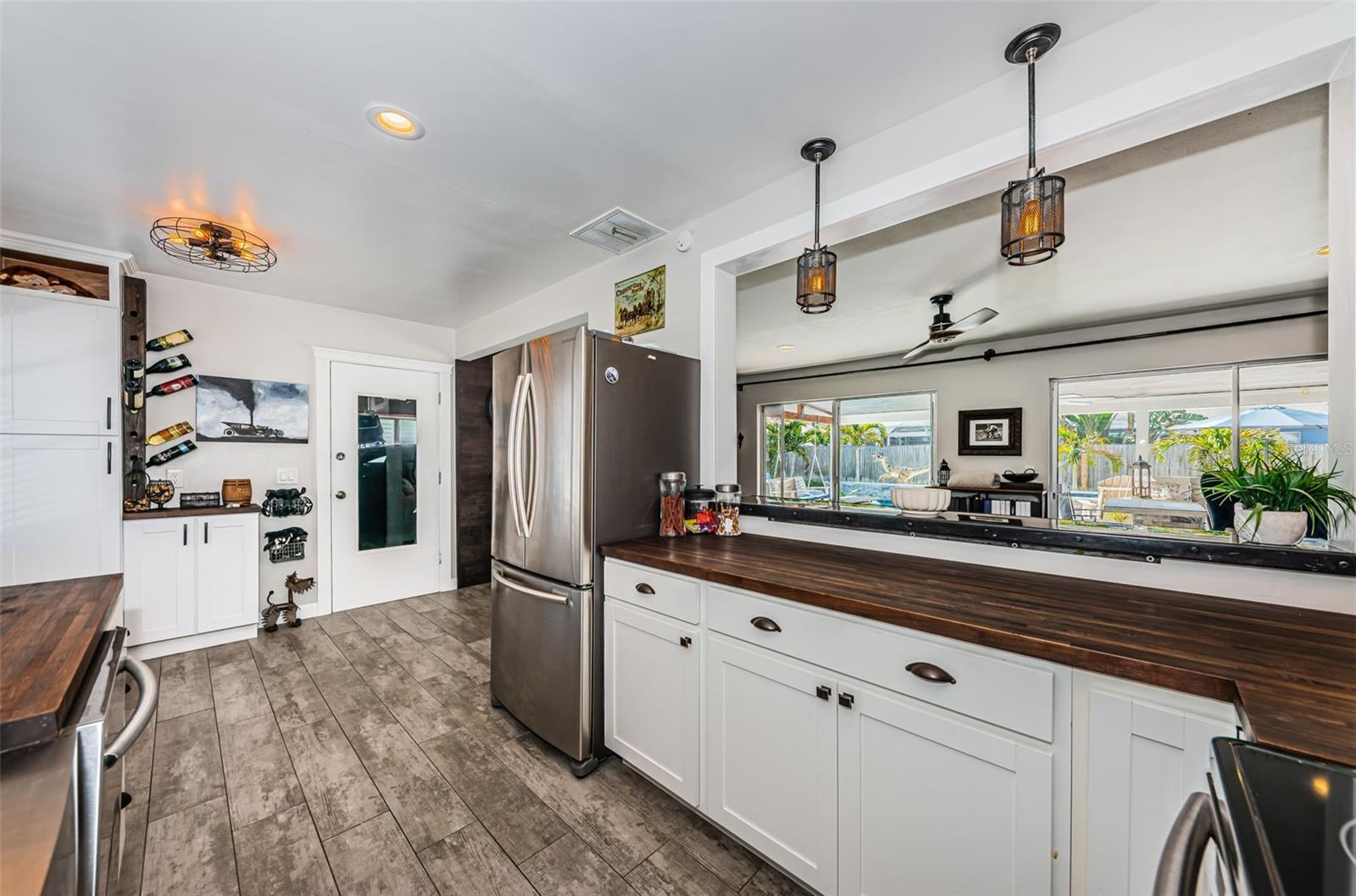 SUNSET LAKE ESTATES - Residential