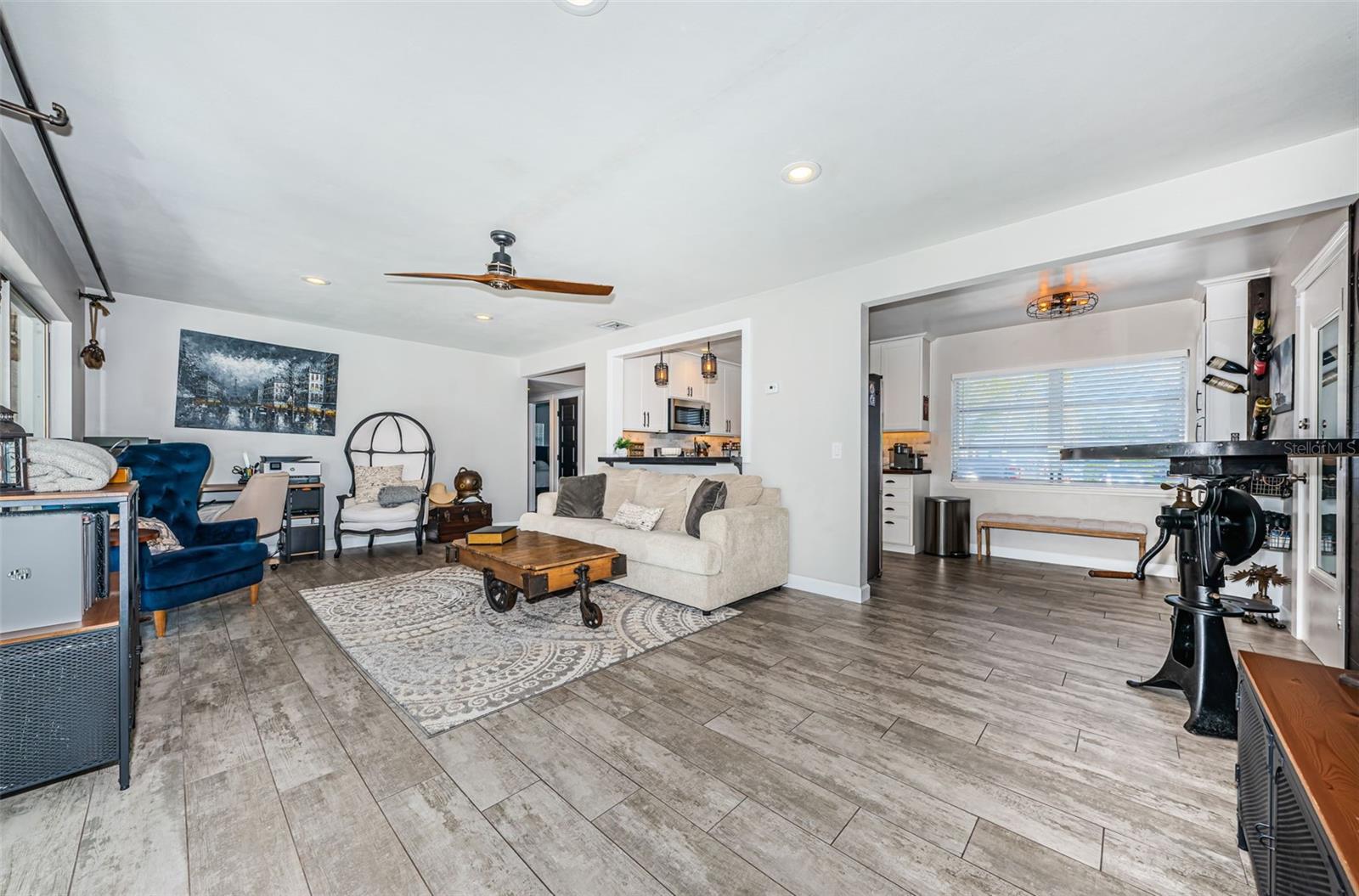 SUNSET LAKE ESTATES - Residential