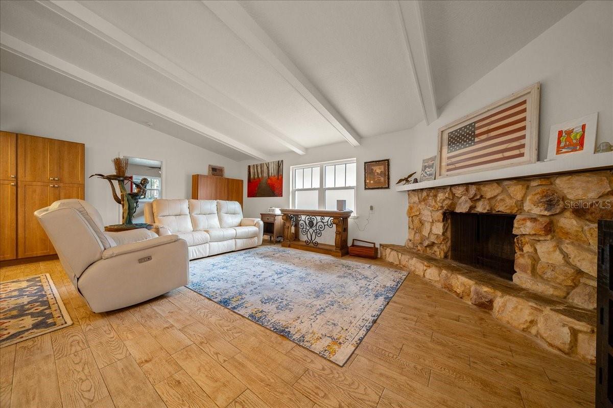 001896 VILLAGE OF PICARDY - Residential