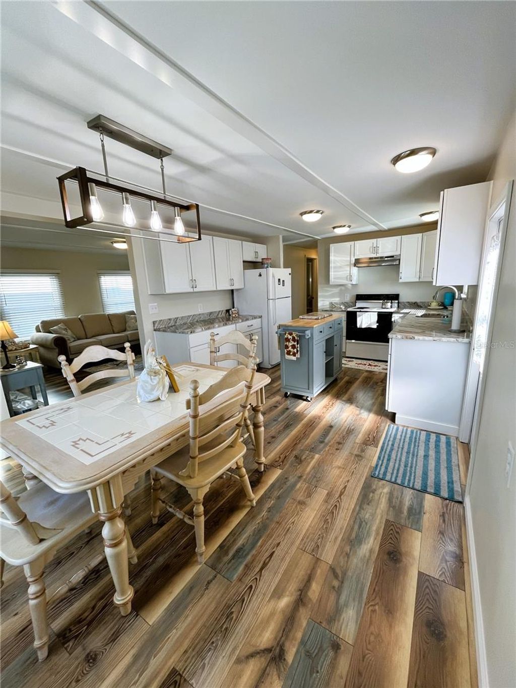 Photo of 1811 Pennsylvania Avenue, Bradenton, FL 34207 (MLS # A4675239)