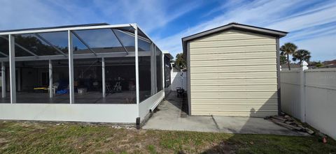 Tiny photo for 336 Lakecrest Drive, Tavares, FL 32778 (MLS # G5110511)