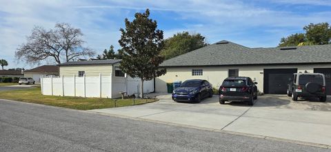 Tiny photo for 336 Lakecrest Drive, Tavares, FL 32778 (MLS # G5110511)