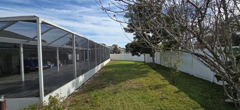 Tiny photo for 336 Lakecrest Drive, Tavares, FL 32778 (MLS # G5110511)