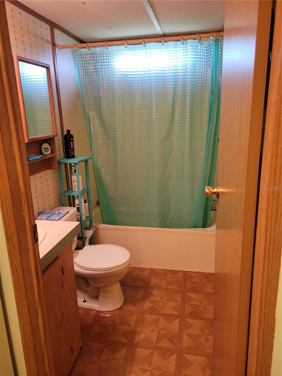Photo 10 of 14 of 14724 SE 47TH COURT mobile home