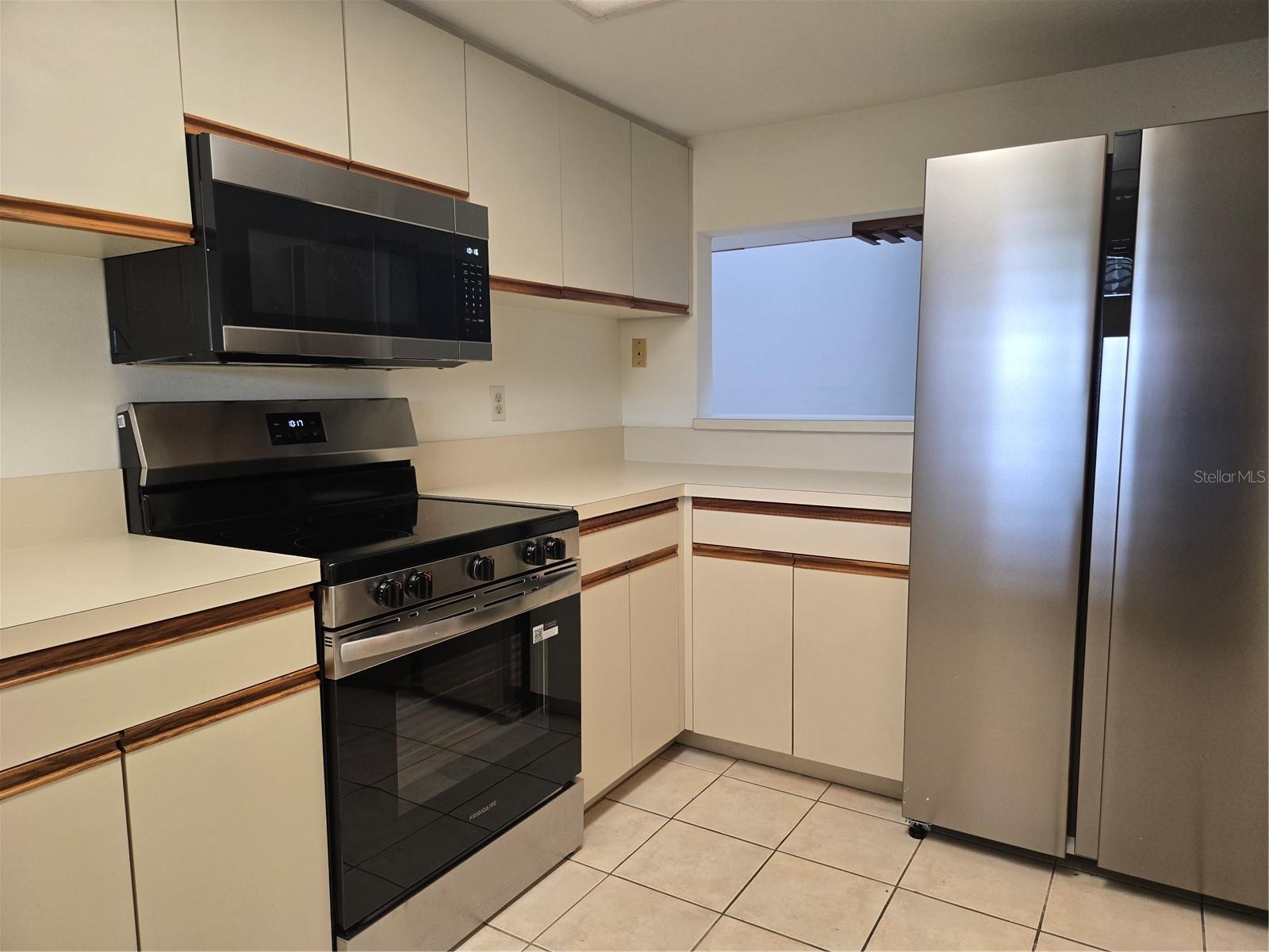 SAYBROOK MANOR - Residential