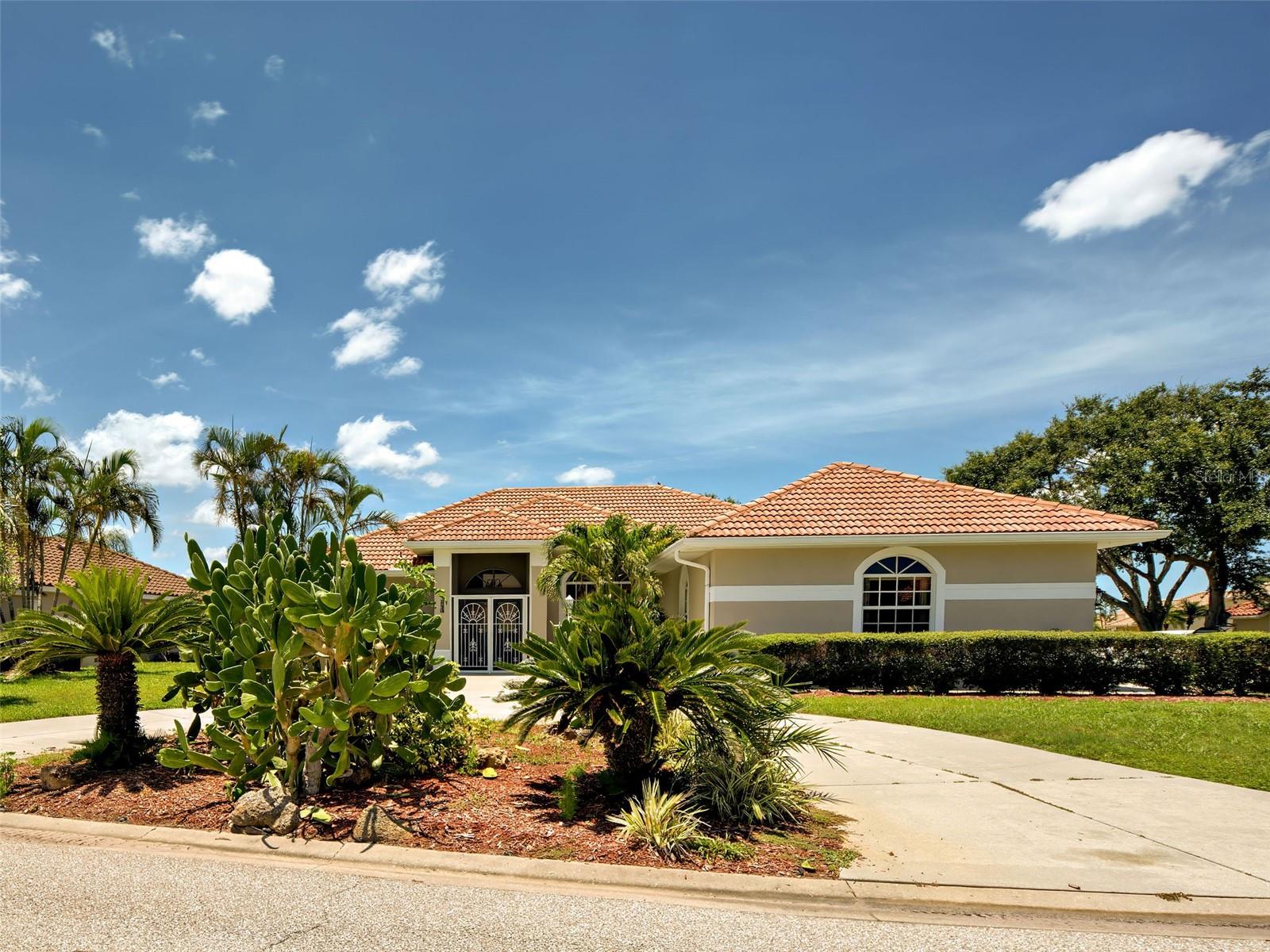 1136 DEARDON DRIVE