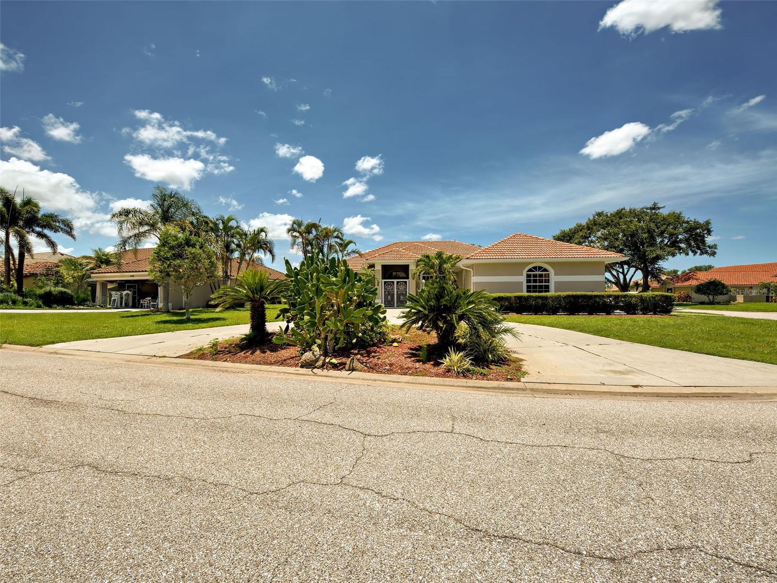 1136 DEARDON DRIVE