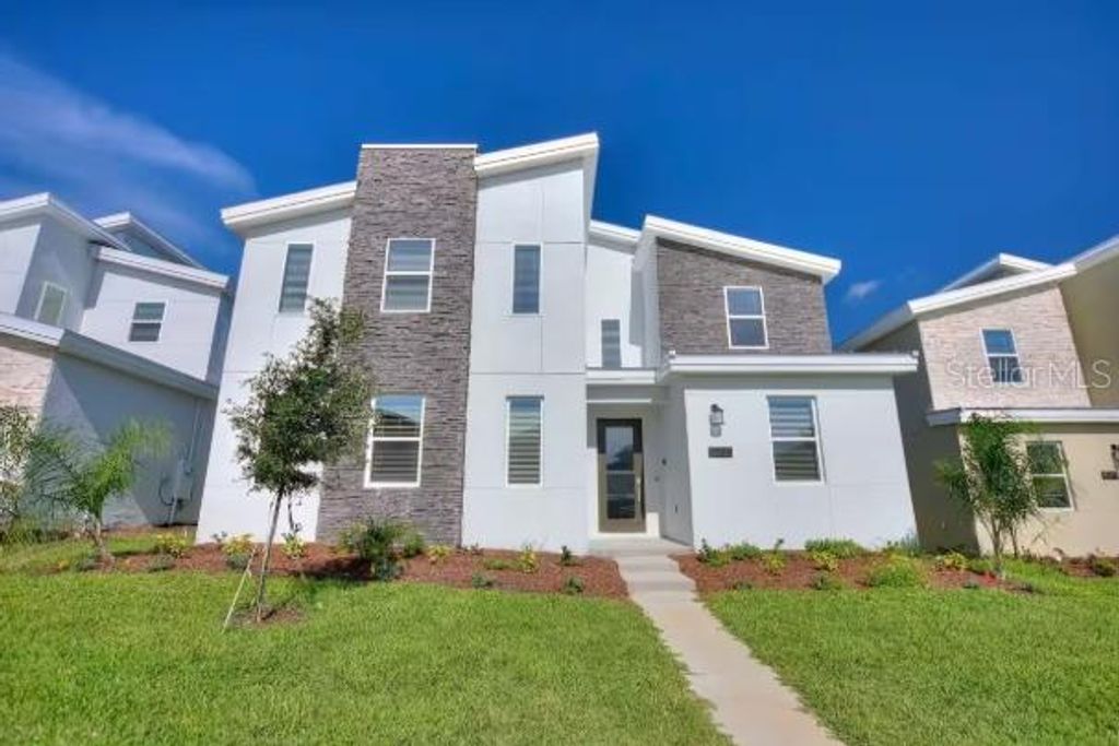 Photo of 9254 Sommerset Hills Drive, Davenport, FL 33896 (MLS # O6403522)