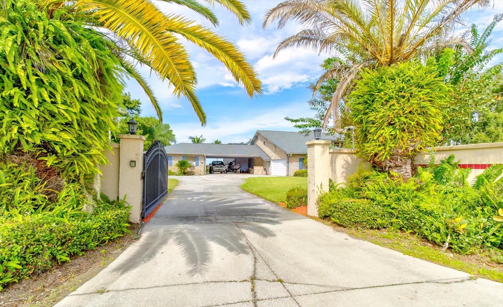 3060 TOHOPEKALIGA DRIVE