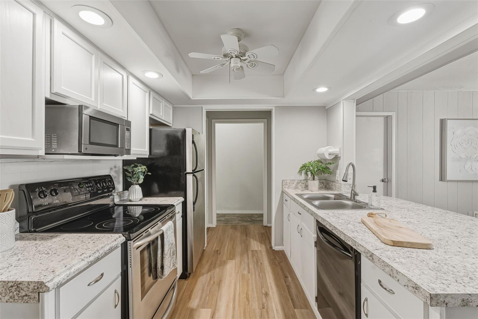 SOUTH VENICE - Residential