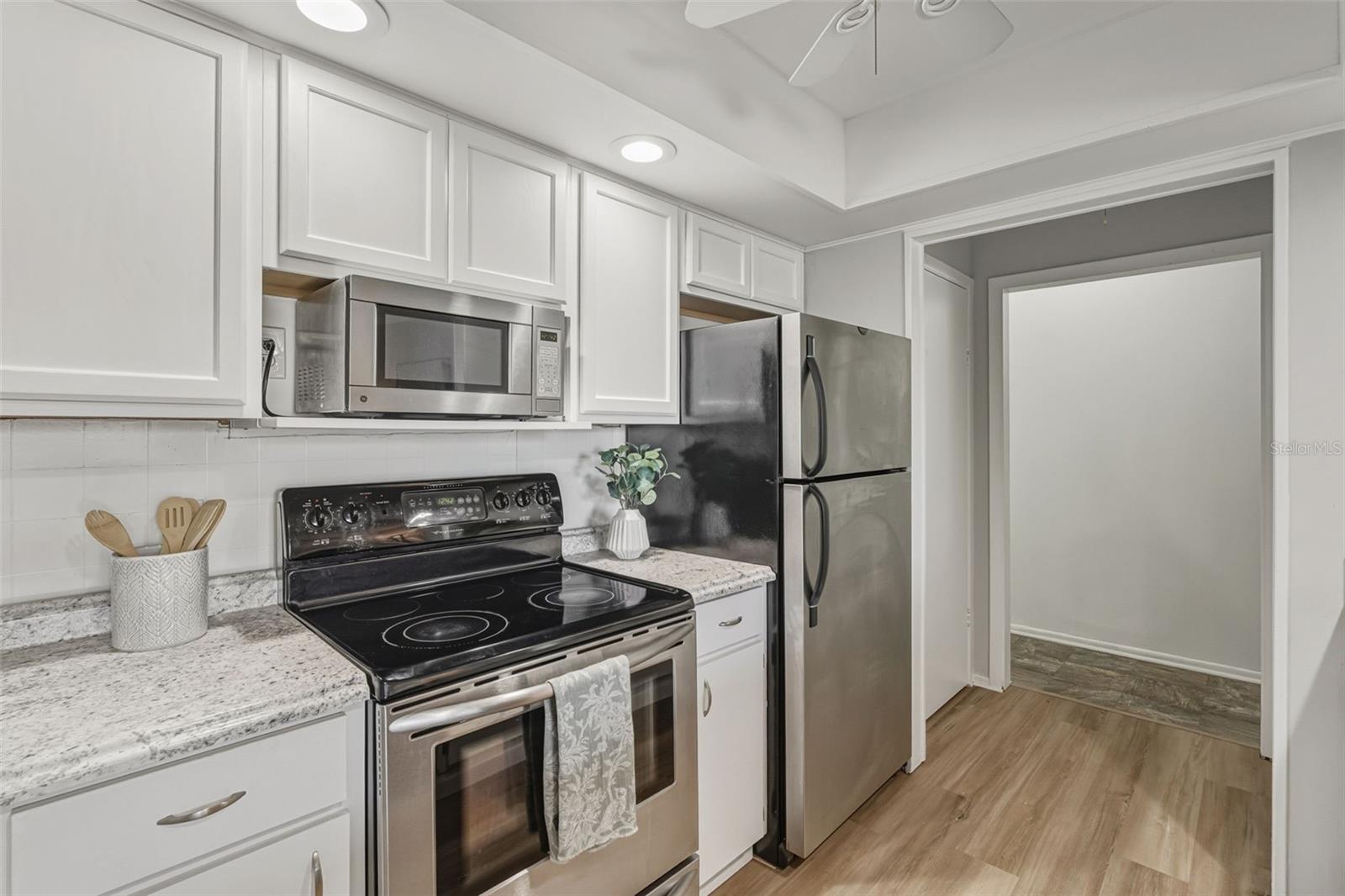 SOUTH VENICE - Residential