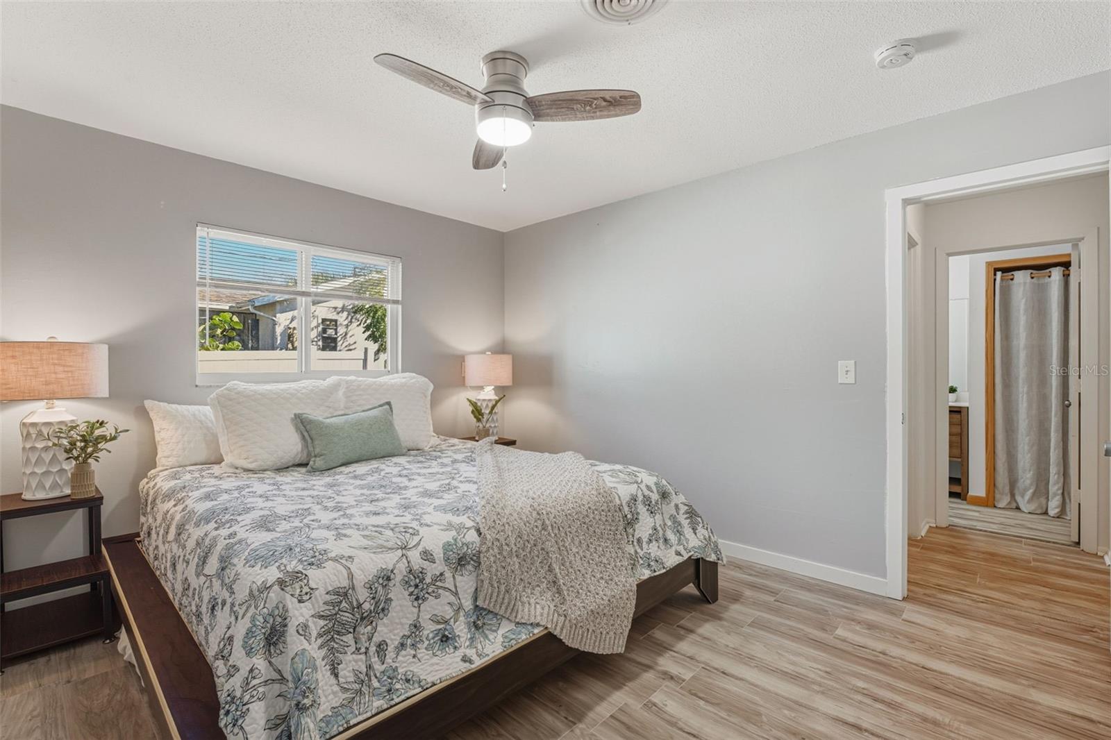 SOUTH VENICE - Residential