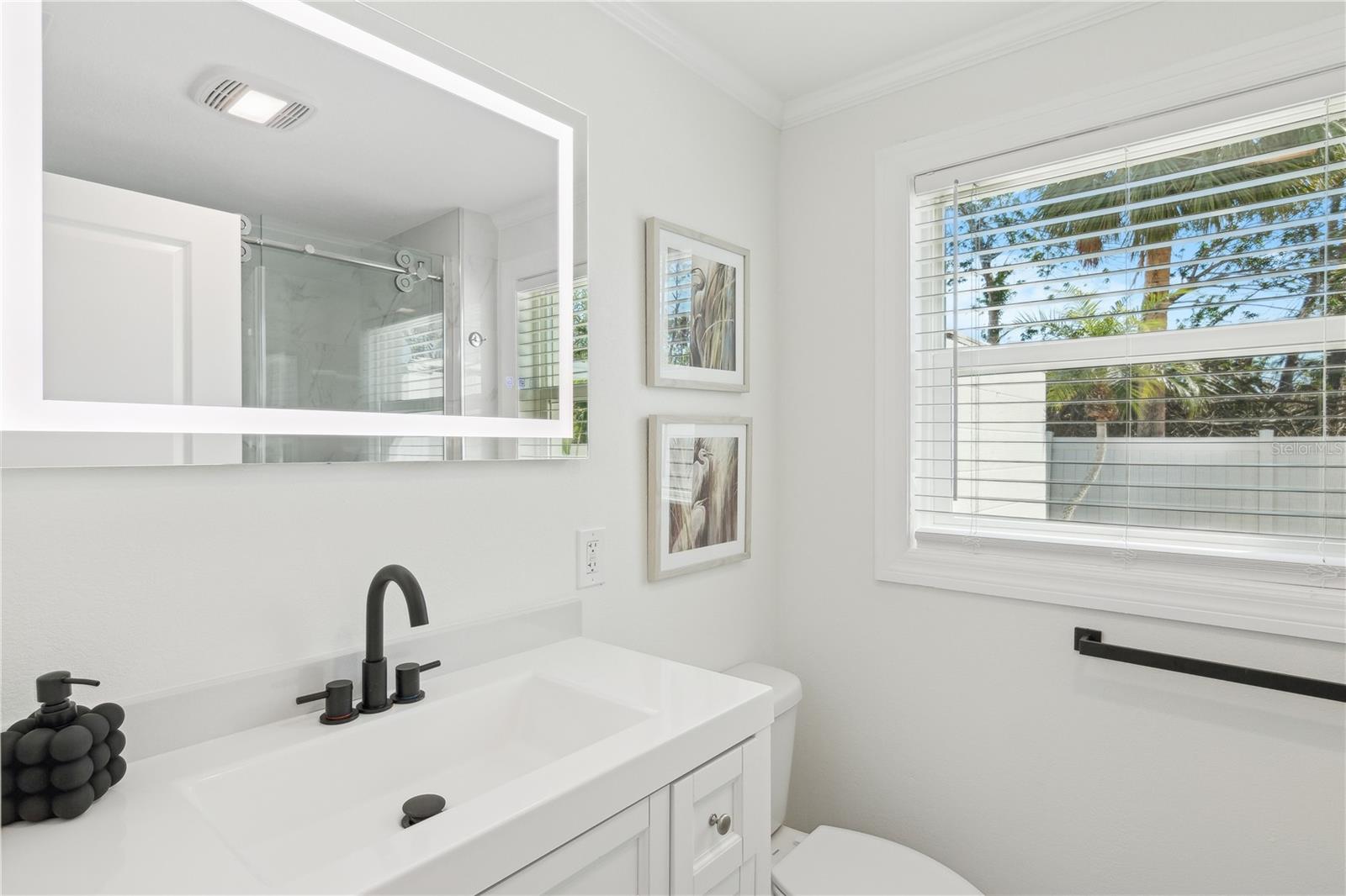 578-580 COMPANION WAY