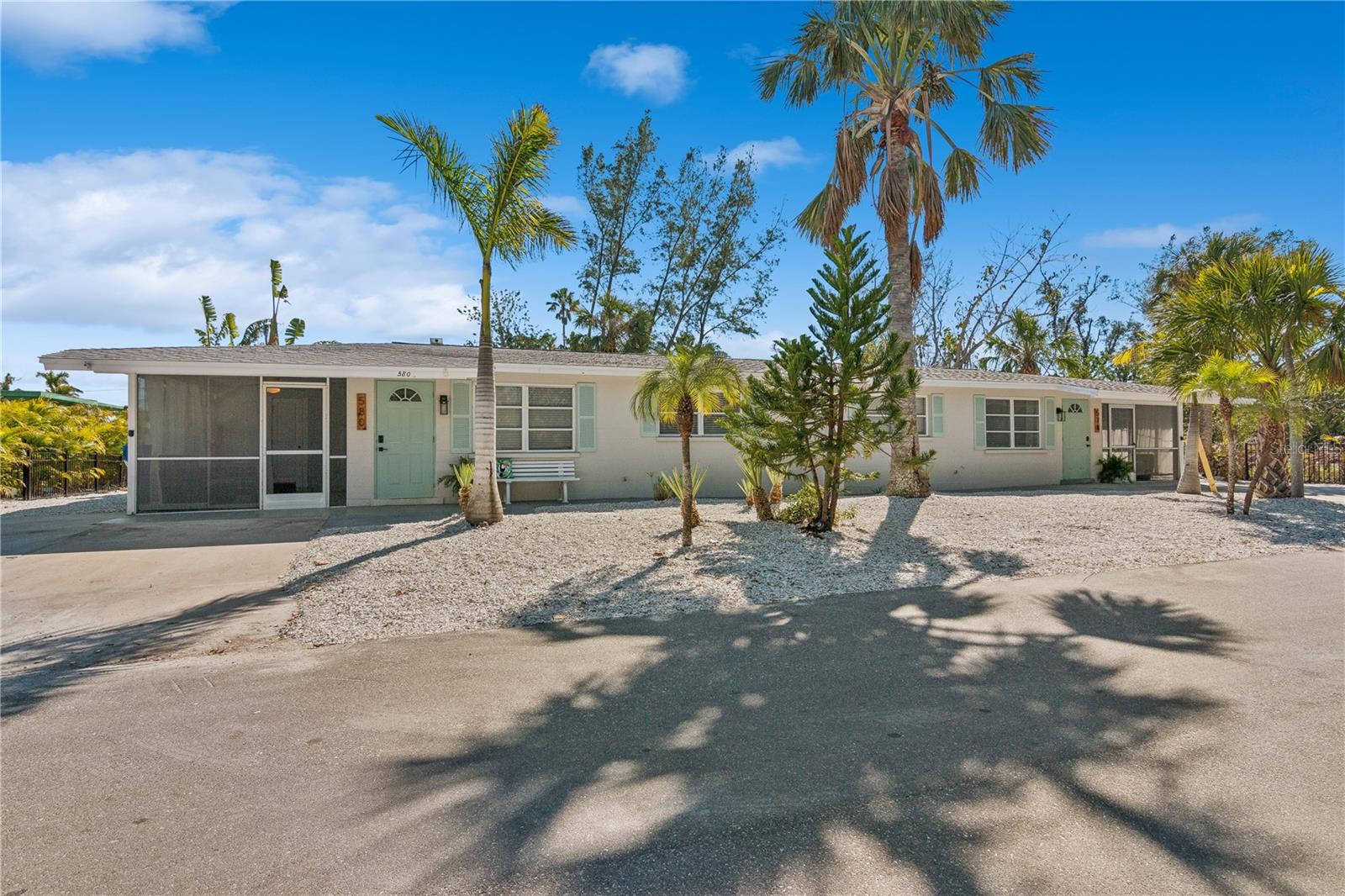 578-580 COMPANION WAY