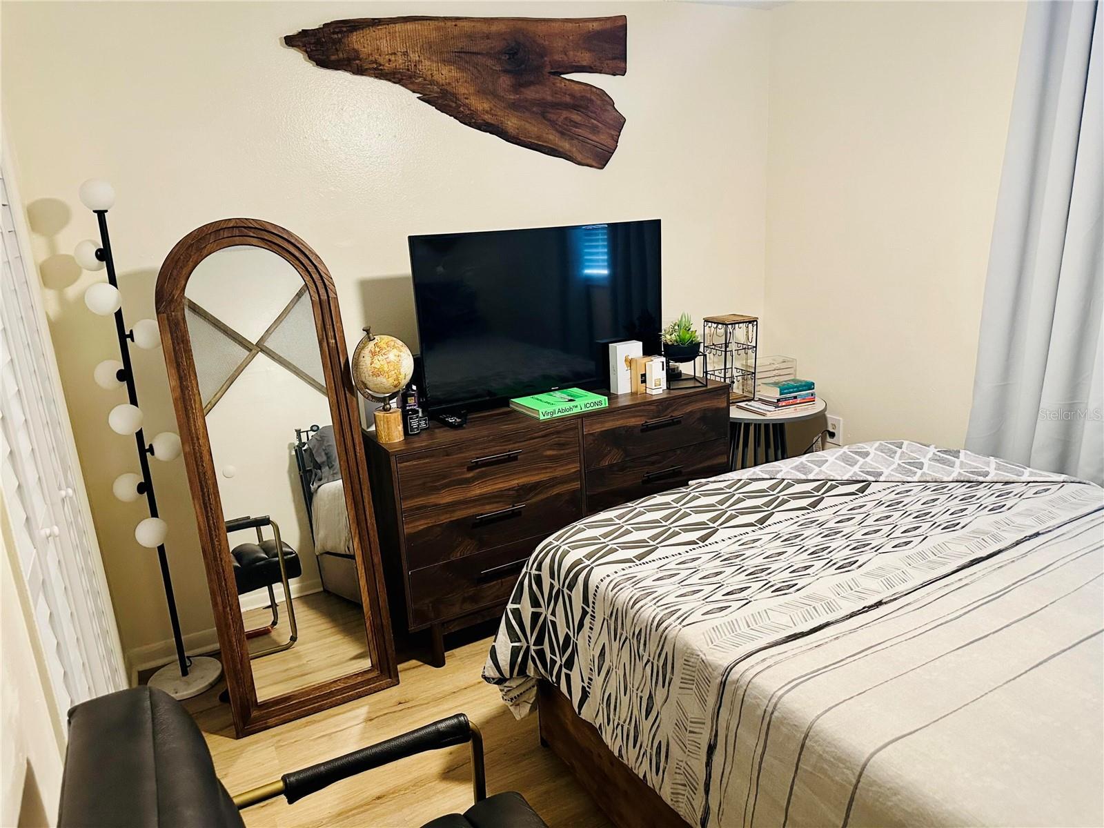 LAKEWOOD PLACE - Residential Income