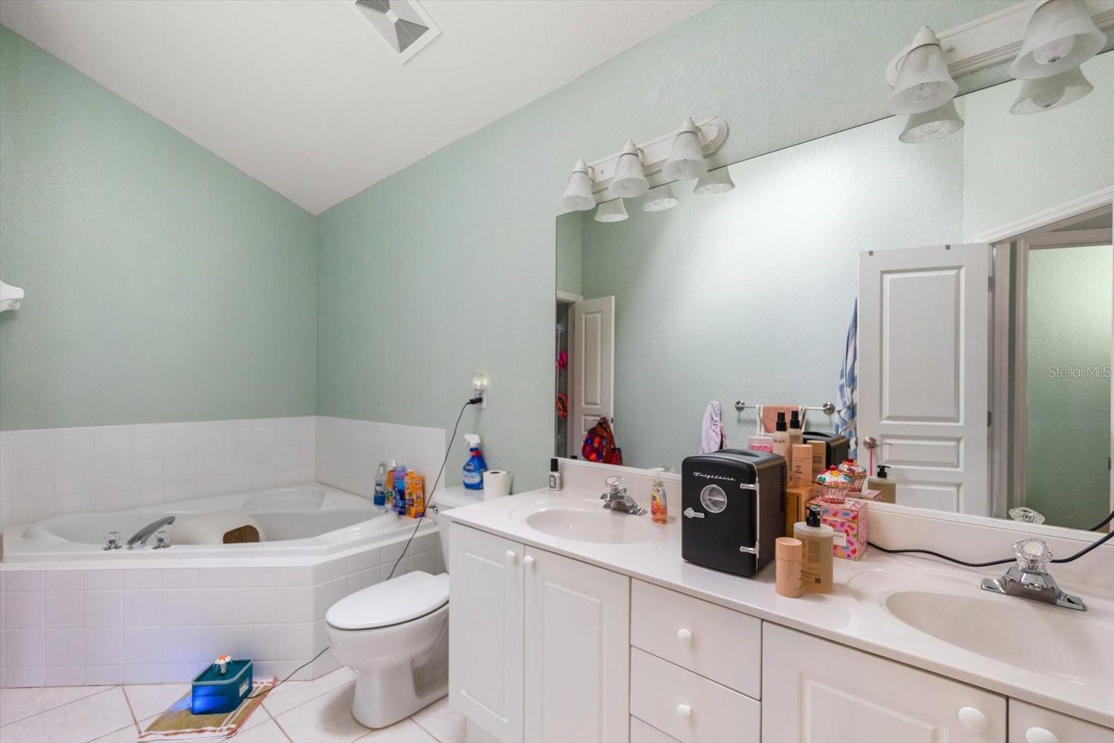 SEASIDE ESTATES - Residential