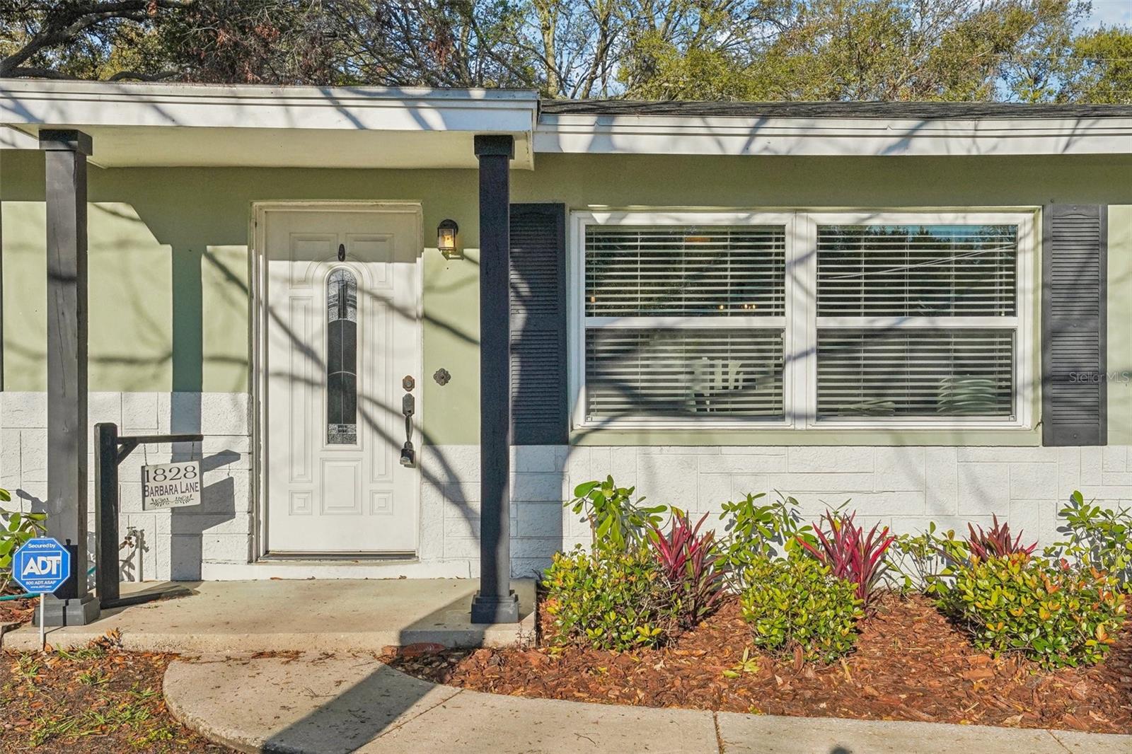 1828 BARBARA LANE