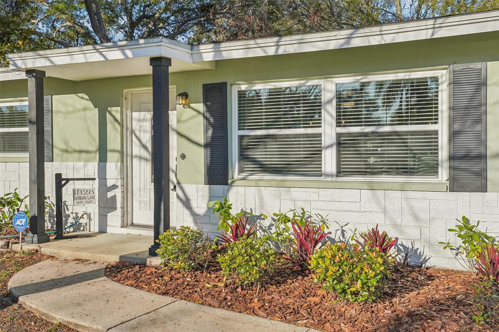 1828 BARBARA LANE