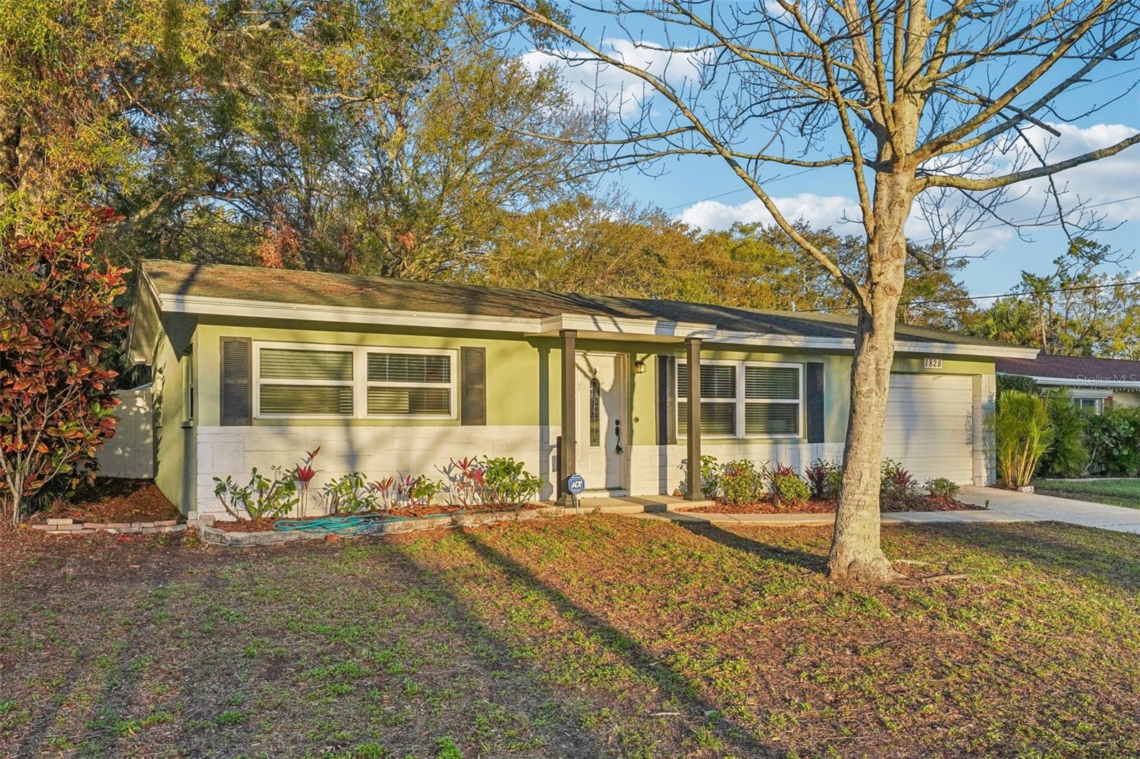 1828 BARBARA LANE