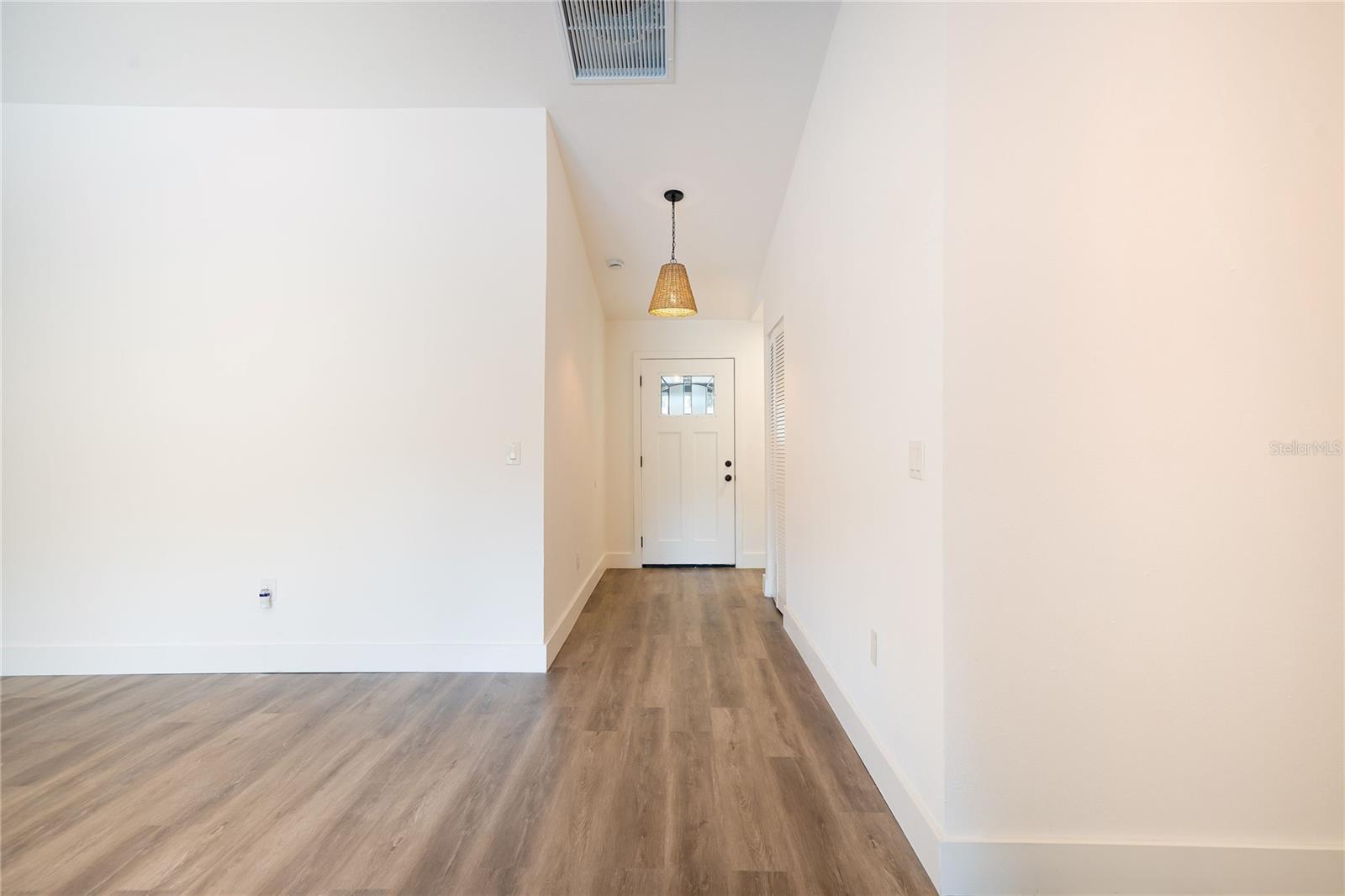 6829 CIRCLECREEK DRIVE