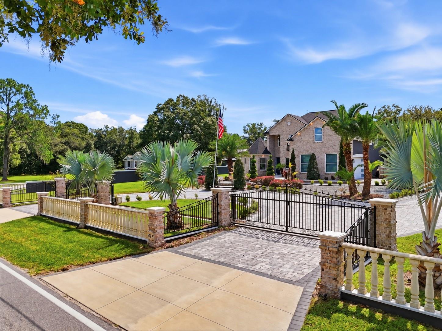 416 W SOCRUM LOOP ROAD
