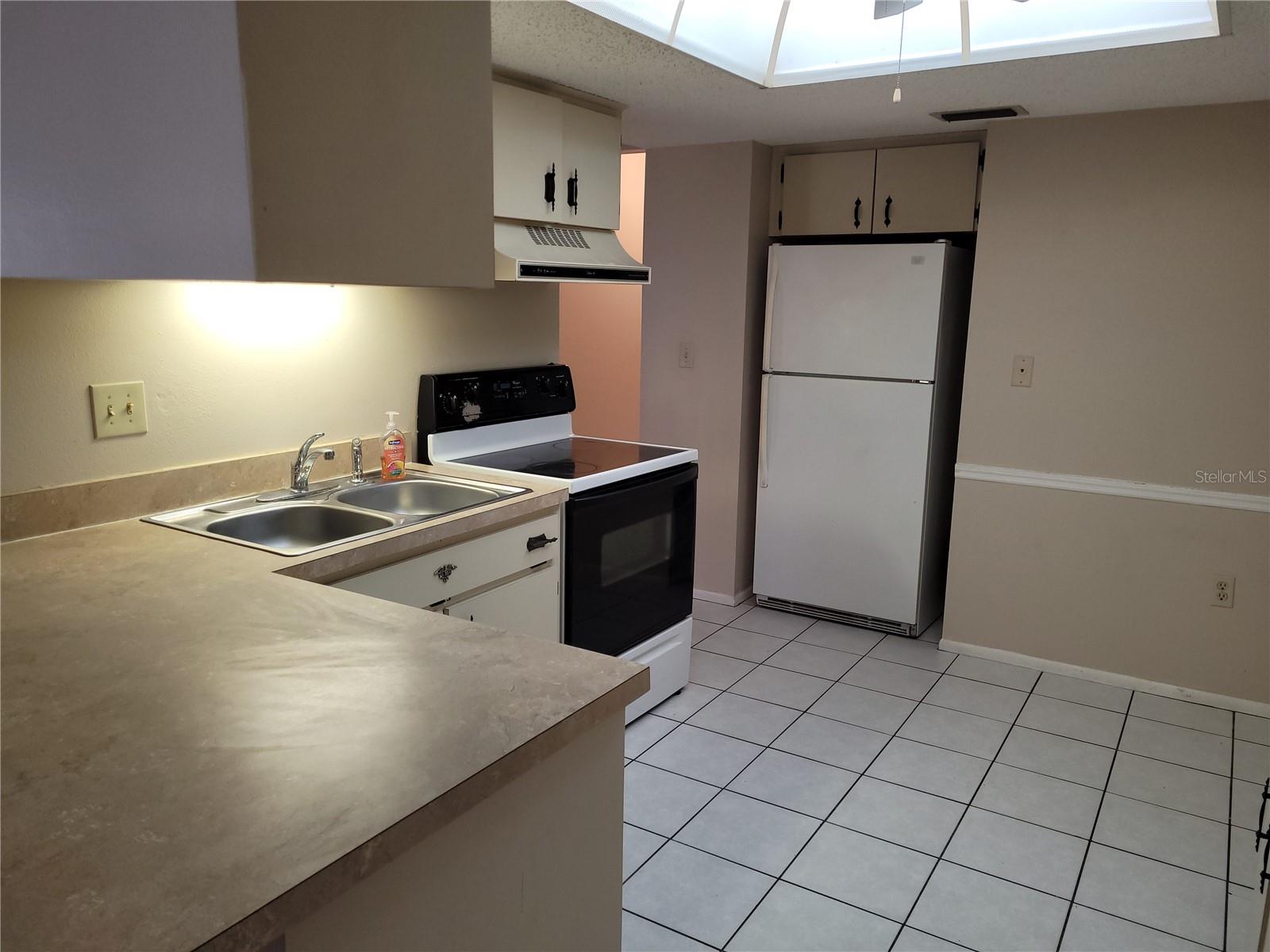 YORKTOWN AT BEACON PLACE - Residential Lease