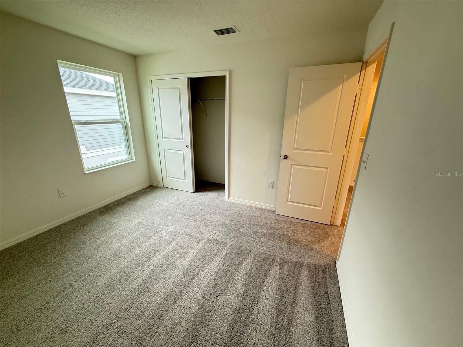 RESERVE/FRST LK PH 1 - Residential Lease
