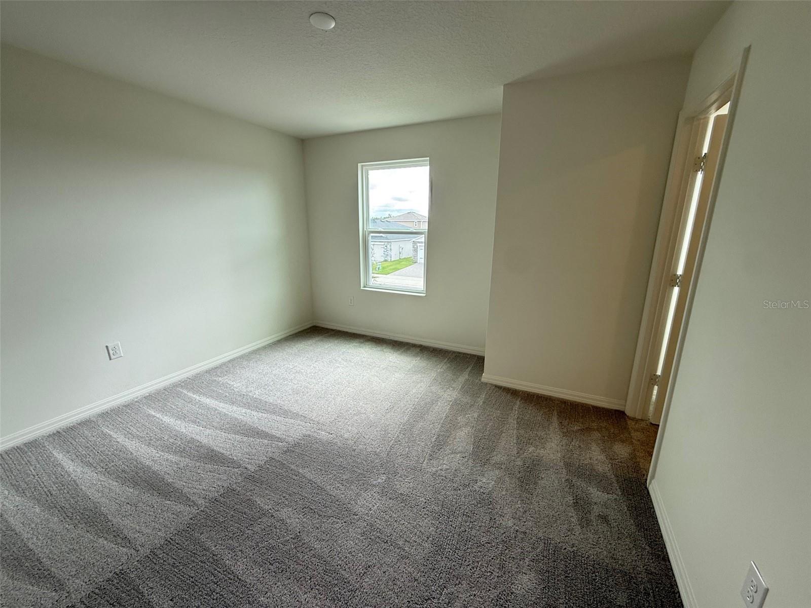 RESERVE/FRST LK PH 1 - Residential Lease