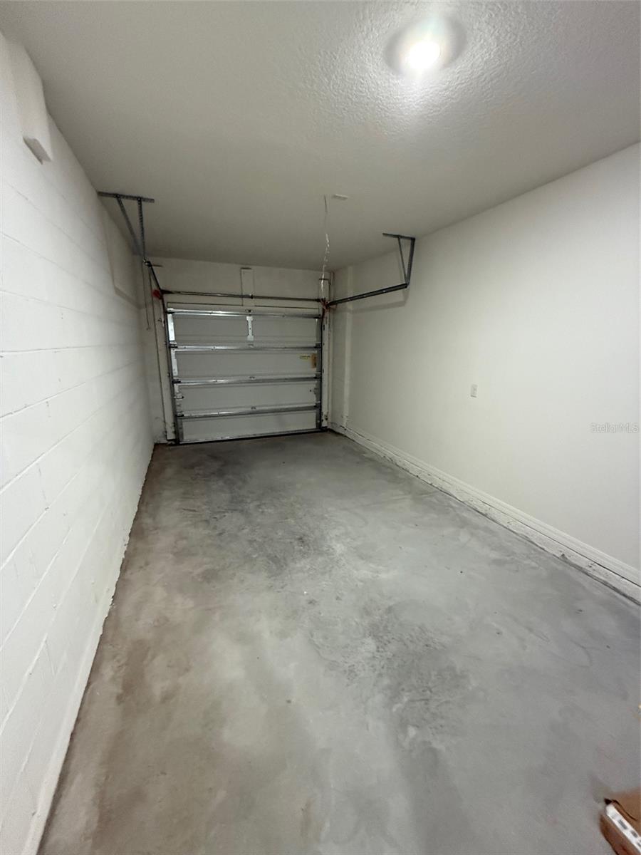 RESERVE/FRST LK PH 1 - Residential Lease