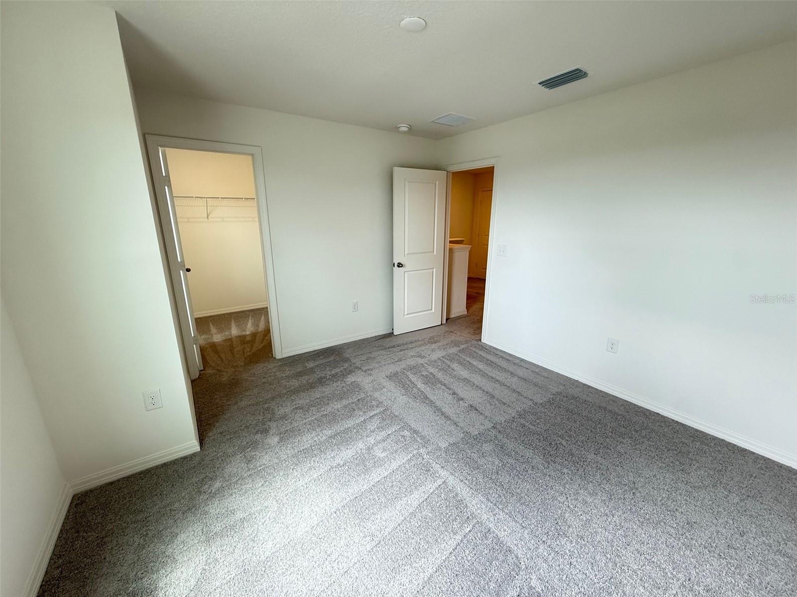 RESERVE/FRST LK PH 1 - Residential Lease