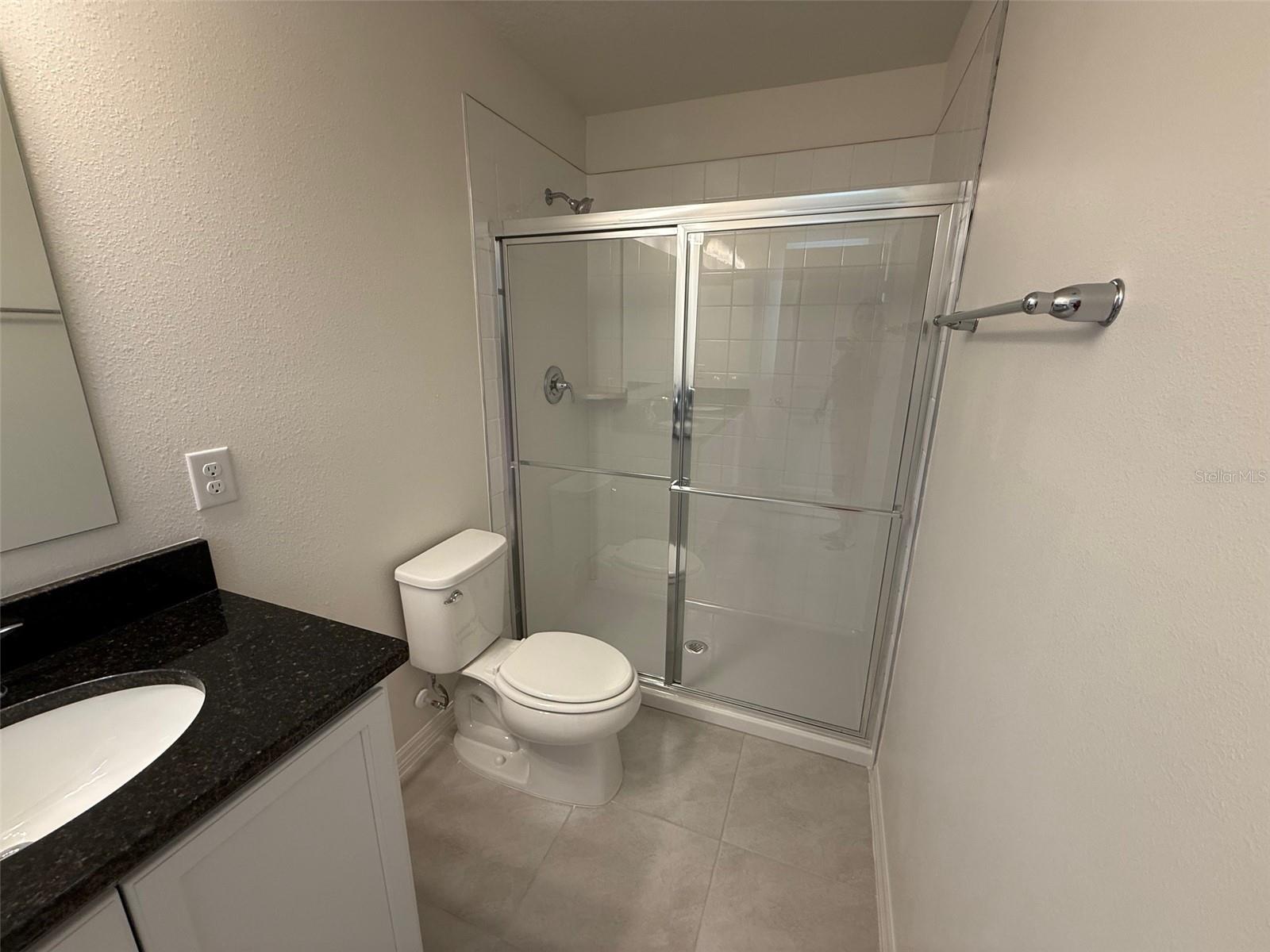 RESERVE/FRST LK PH 1 - Residential Lease