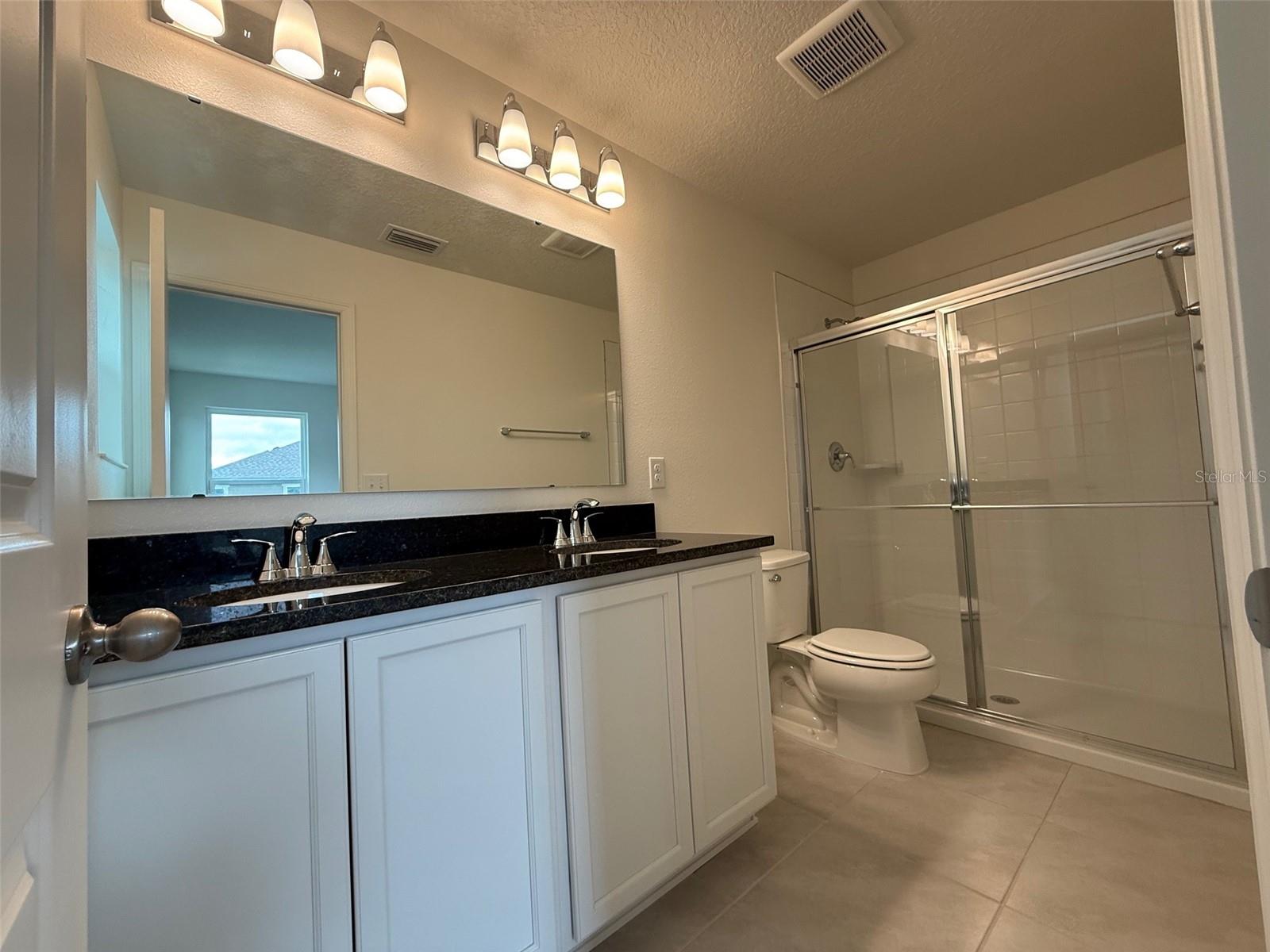 RESERVE/FRST LK PH 1 - Residential Lease
