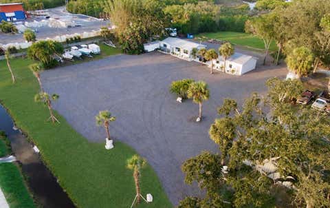 Photo of 1322 N Pinellas Avenue, Tarpon Springs, FL 34689 (MLS # W7888383)