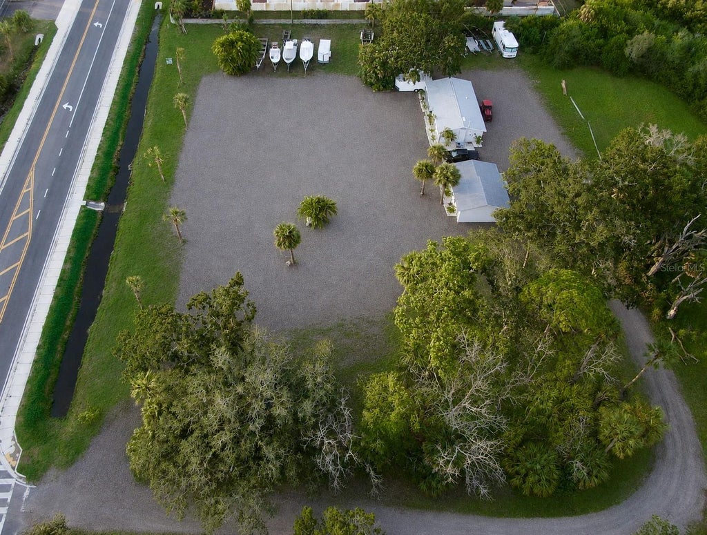 Photo of 1322 N Pinellas Avenue, Tarpon Springs, FL 34689 (MLS # W7888383)