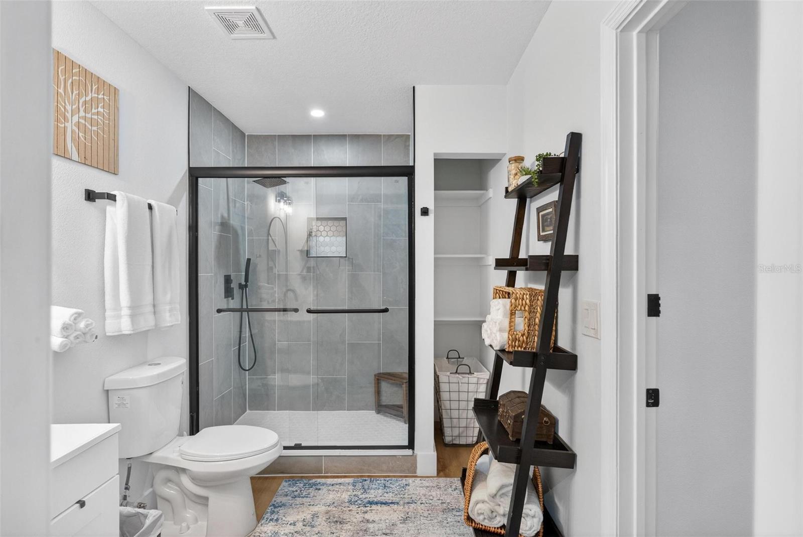 MOUNT DORA GRANITE STATE COURT - Residential