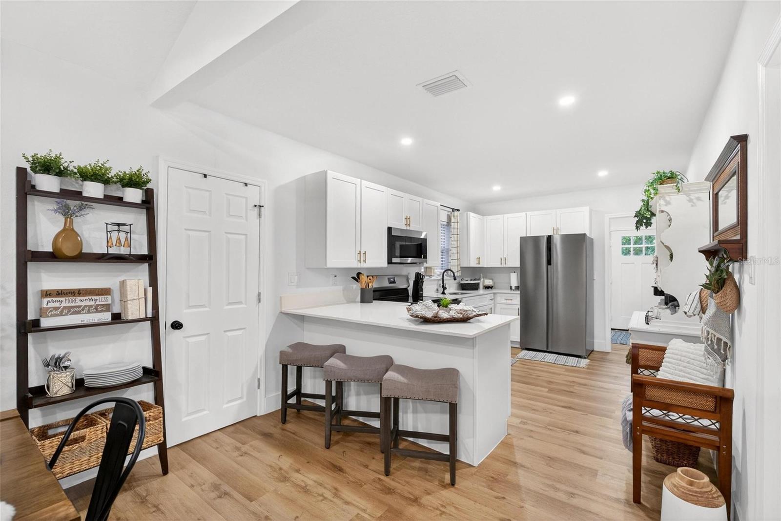 MOUNT DORA GRANITE STATE COURT - Residential