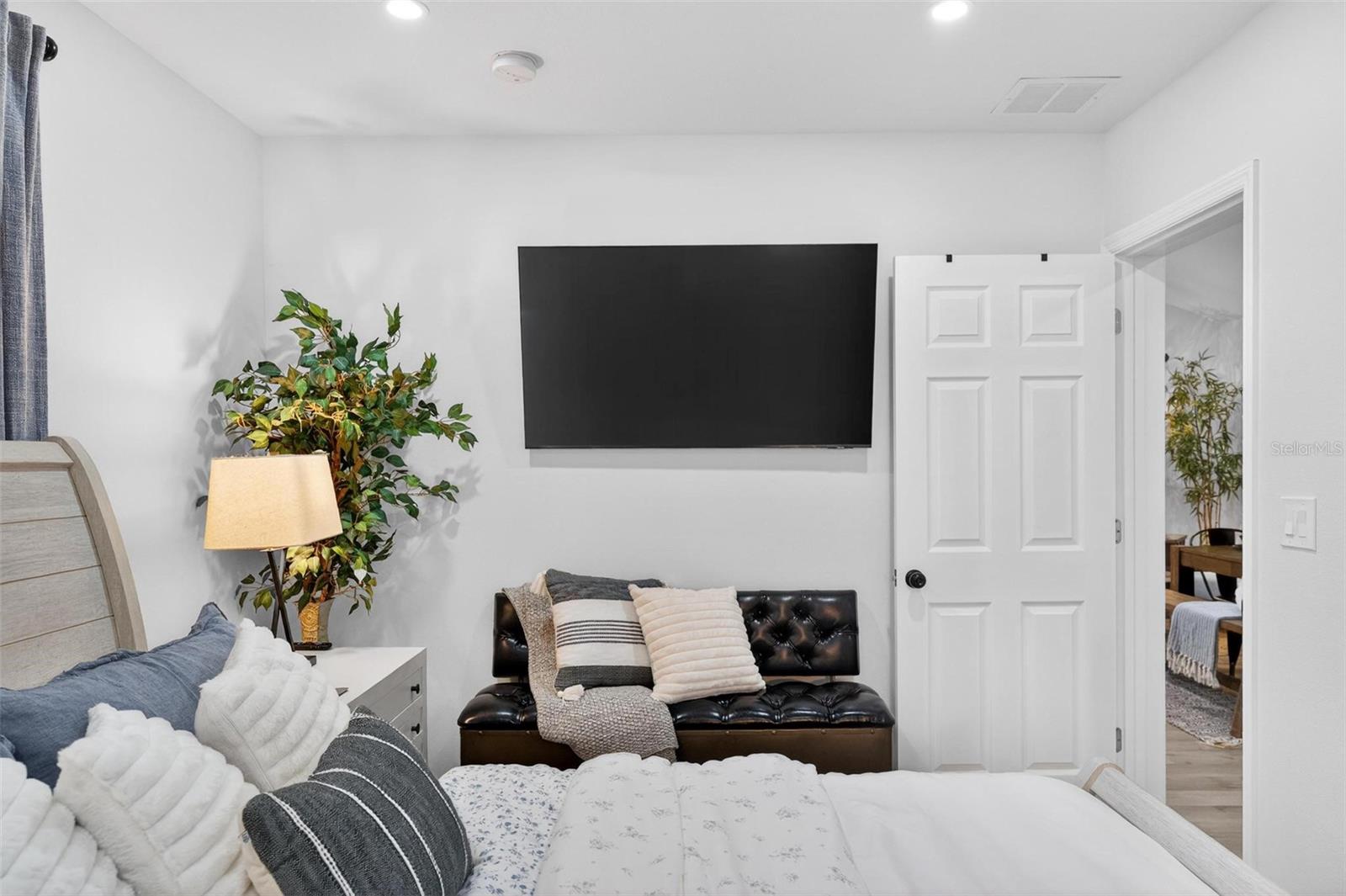 MOUNT DORA GRANITE STATE COURT - Residential