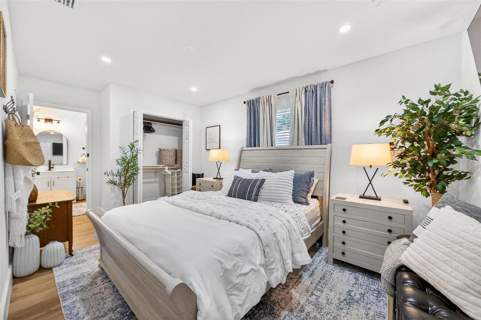 MOUNT DORA GRANITE STATE COURT - Residential