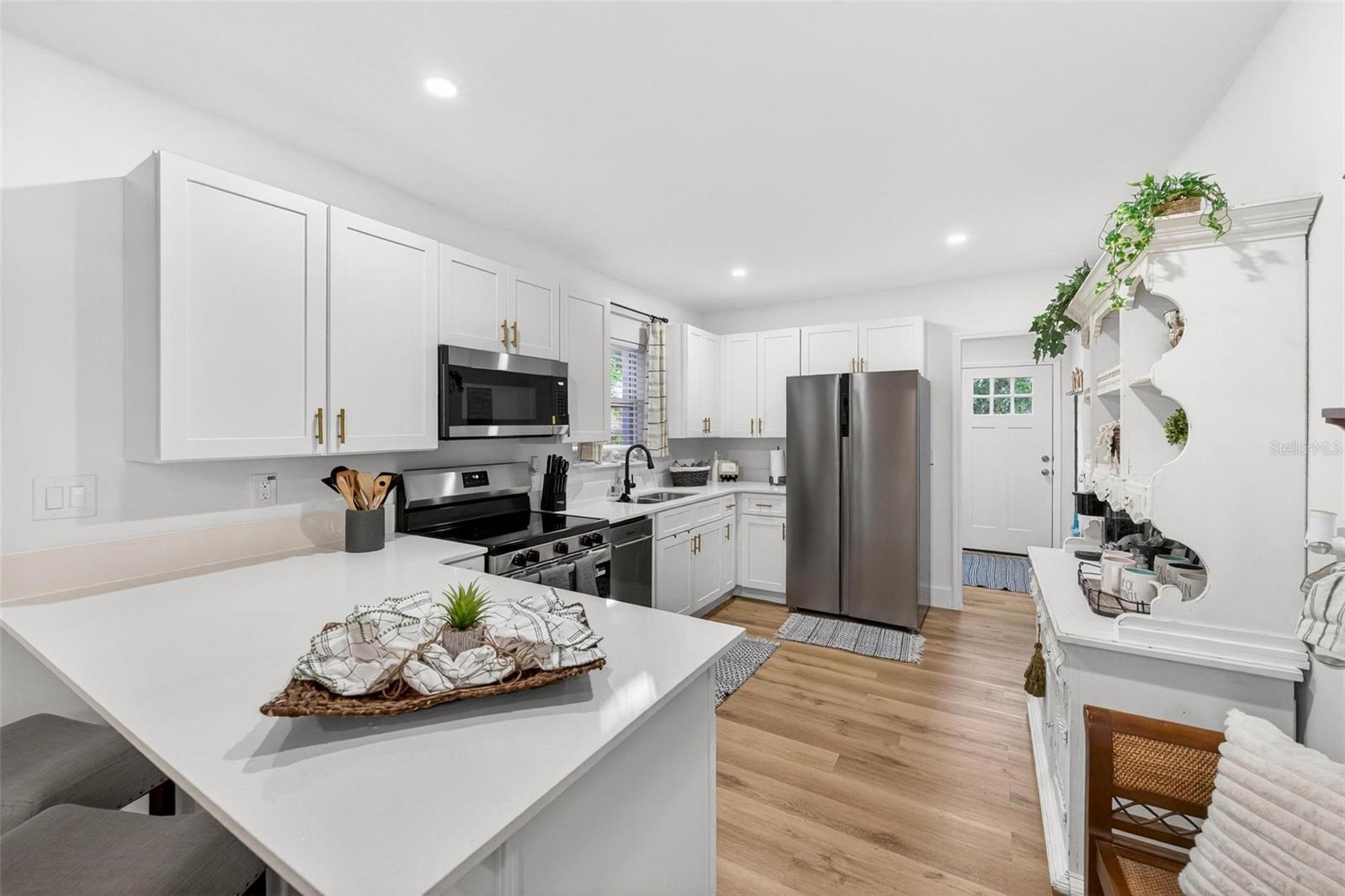 MOUNT DORA GRANITE STATE COURT - Residential