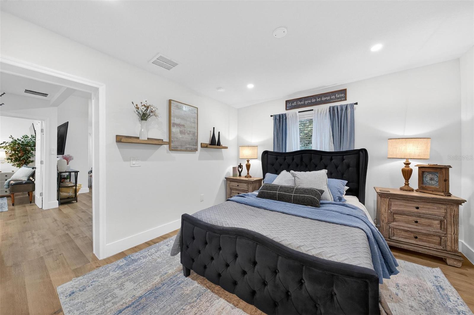 MOUNT DORA GRANITE STATE COURT - Residential