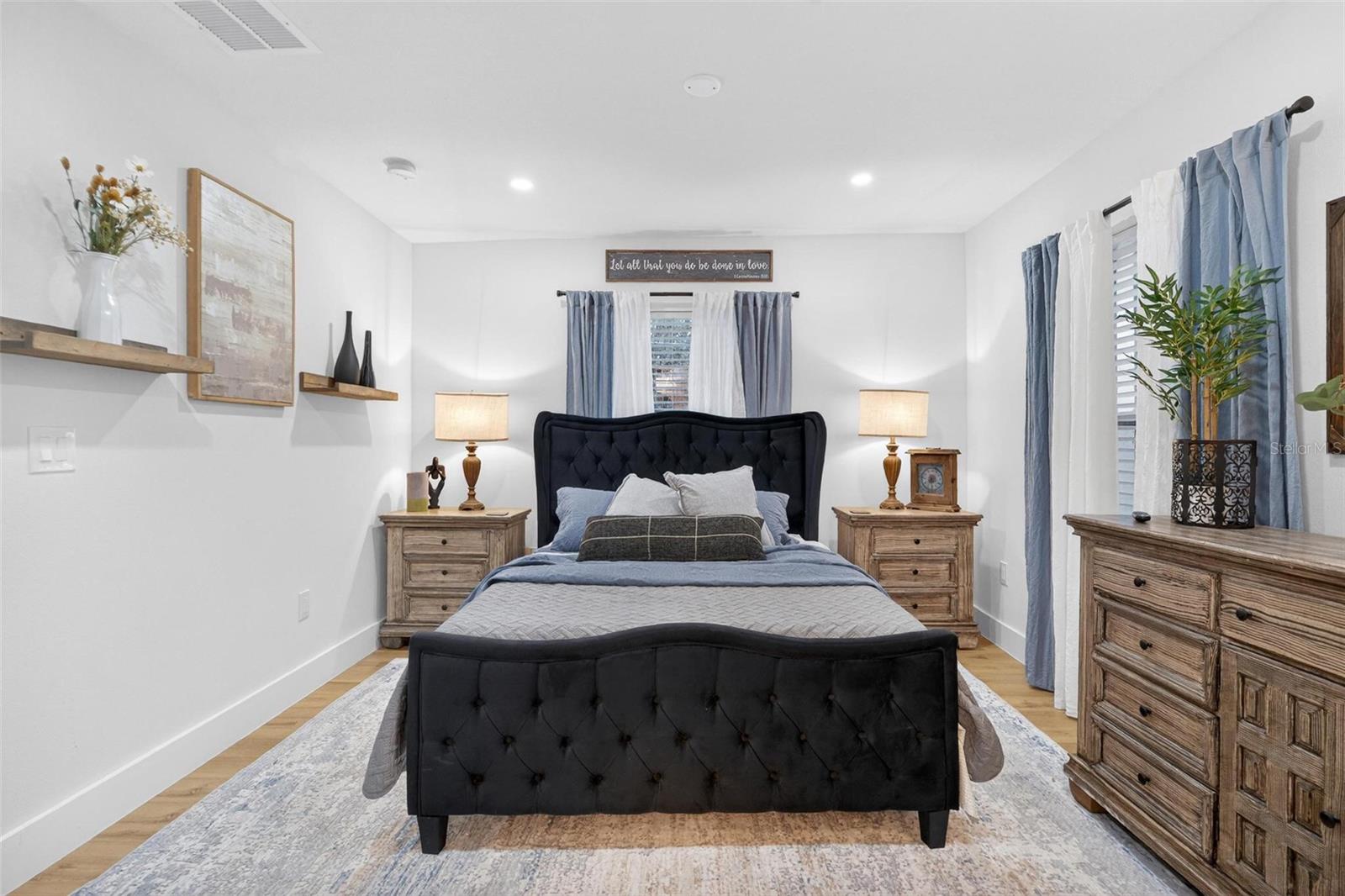 MOUNT DORA GRANITE STATE COURT - Residential