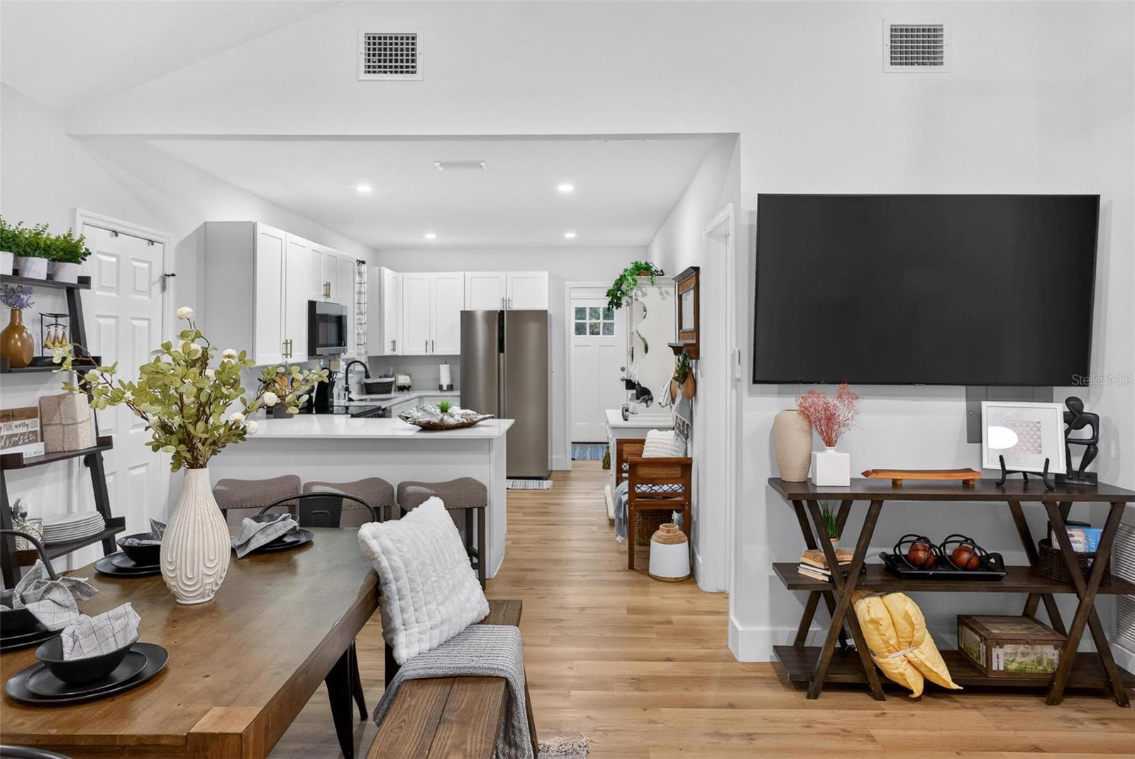 MOUNT DORA GRANITE STATE COURT - Residential