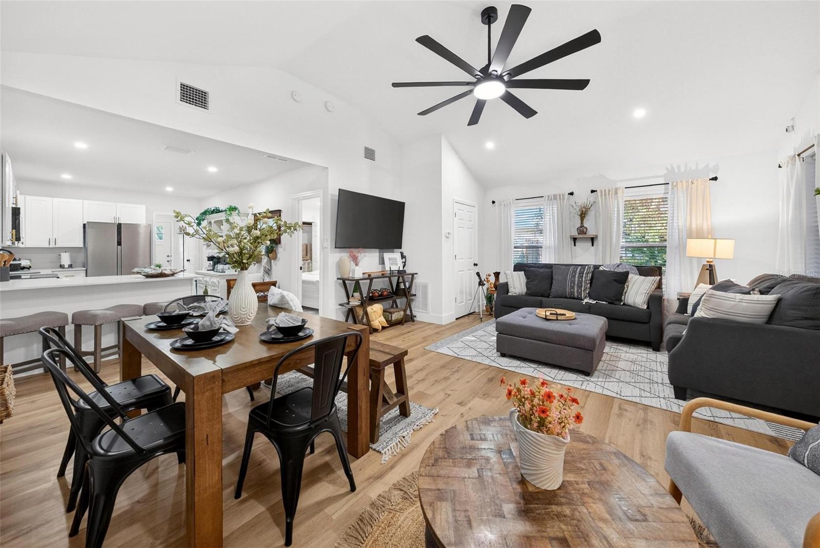 MOUNT DORA GRANITE STATE COURT - Residential