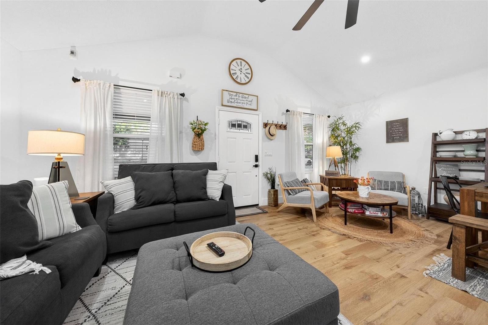 MOUNT DORA GRANITE STATE COURT - Residential