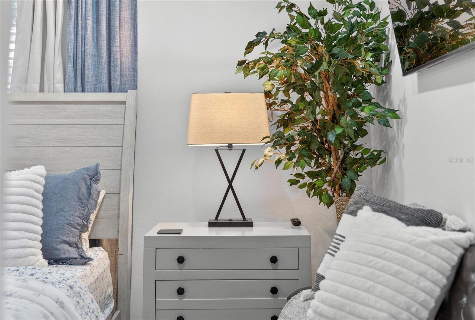 MOUNT DORA GRANITE STATE COURT - Residential