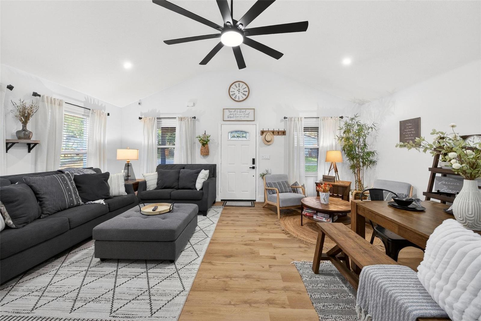 MOUNT DORA GRANITE STATE COURT - Residential