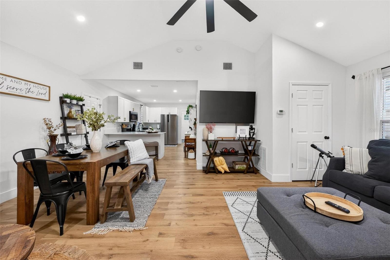 MOUNT DORA GRANITE STATE COURT - Residential