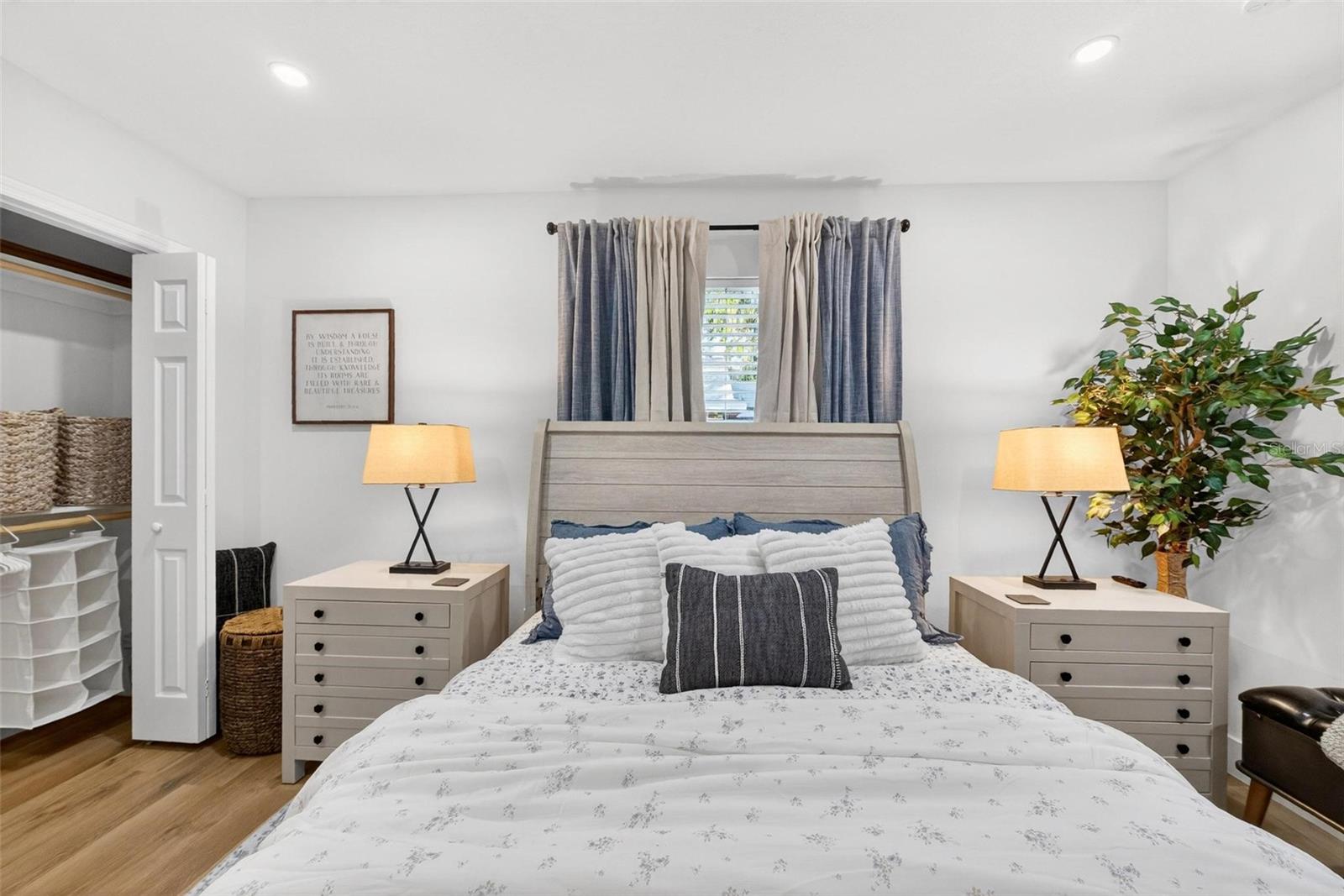 MOUNT DORA GRANITE STATE COURT - Residential