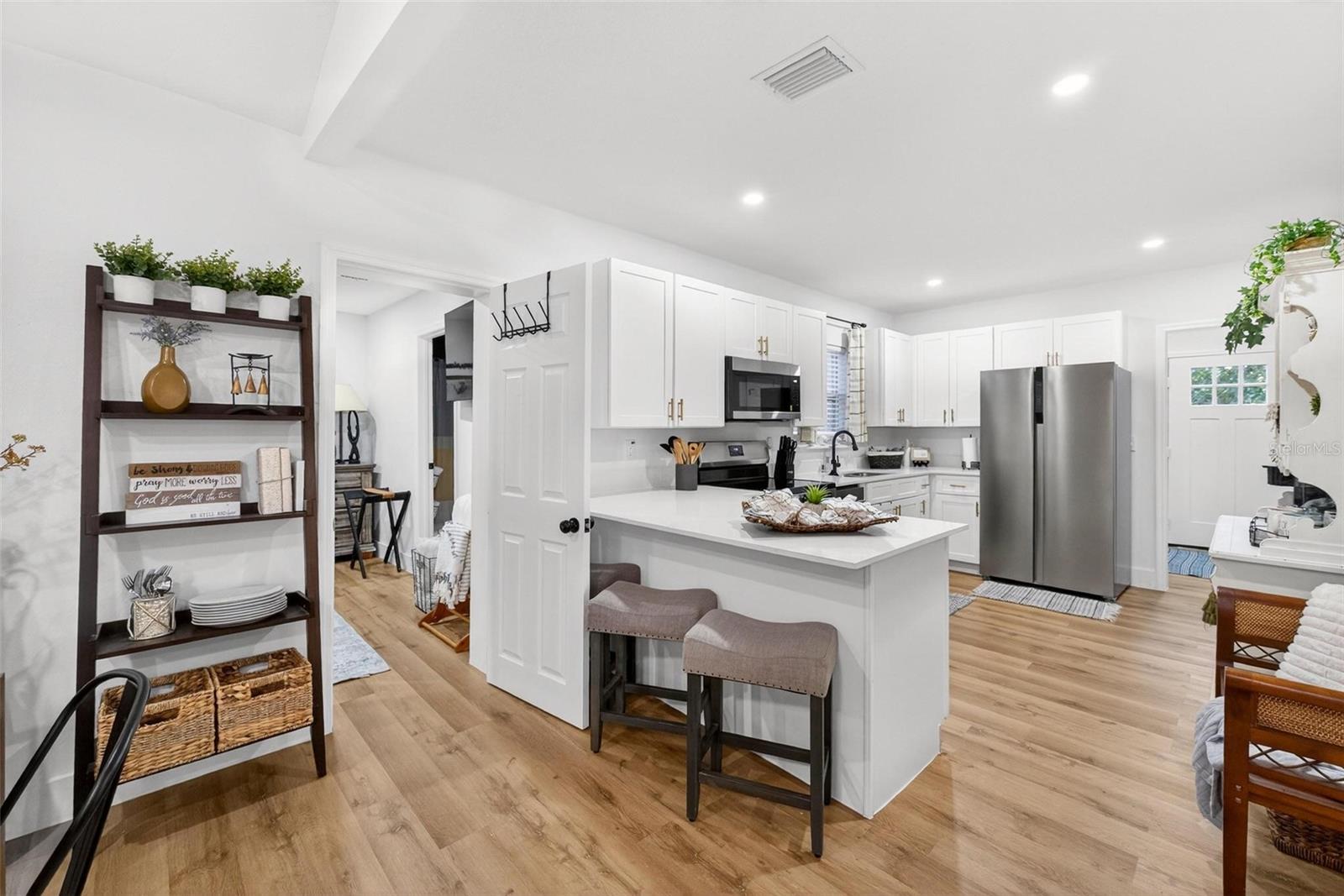 MOUNT DORA GRANITE STATE COURT - Residential